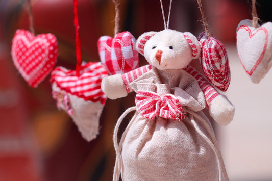 Tips for Stress-Free Valentine's Day Shopping for Family and Friends - 2024